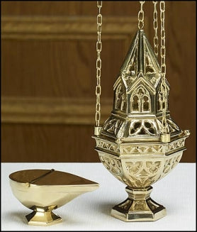 Ornate Center And Boat Set